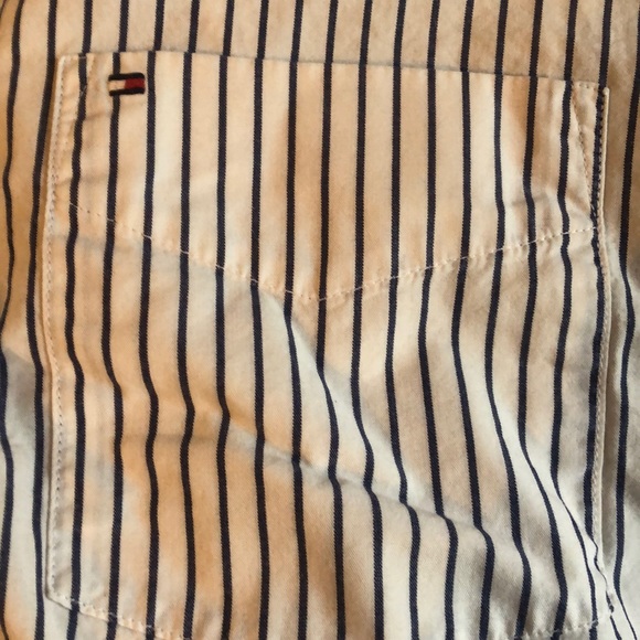 Men’s Tommy Hilfiger Button Down. - Picture 3 of 3
